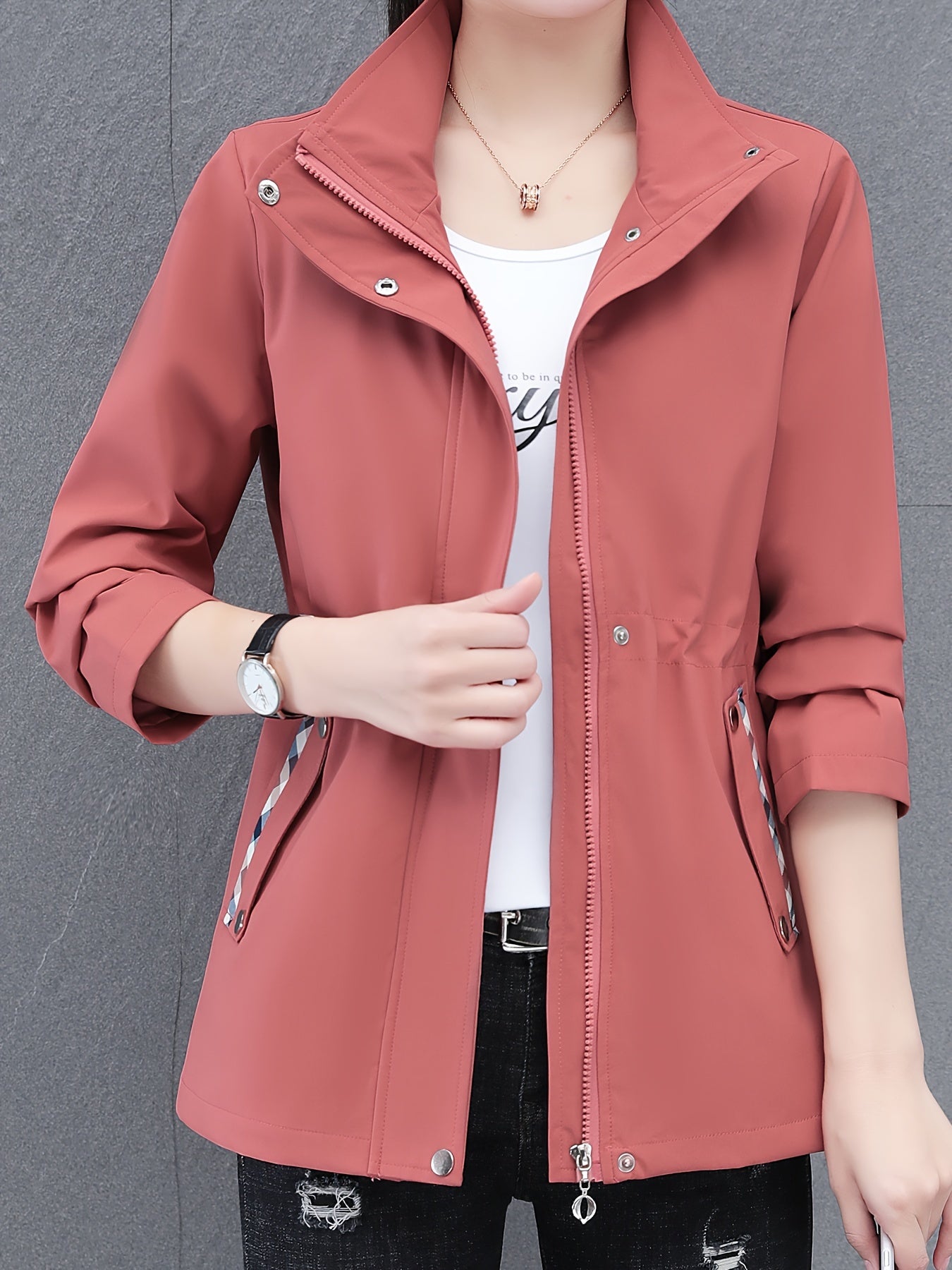 Chic Essence - Modern pink zip-up jacket with stylish contrast