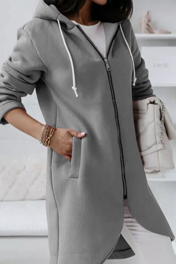 Chic Breeze - Stylish zip-up hooded coat for cool days