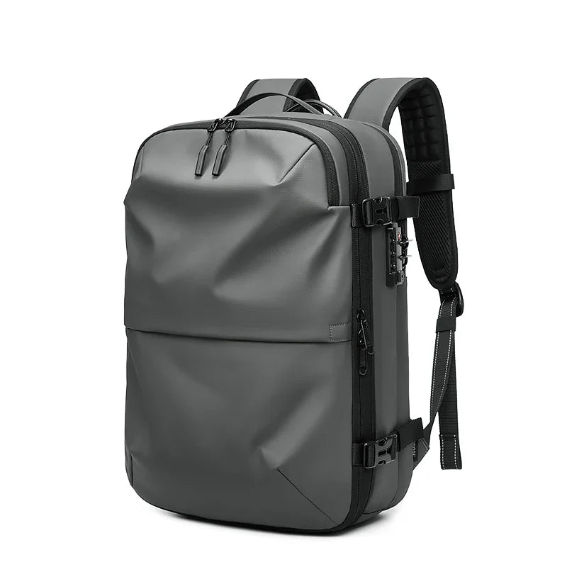 VoyagerPro – 17" Vacuum Compression Waterproof Backpack