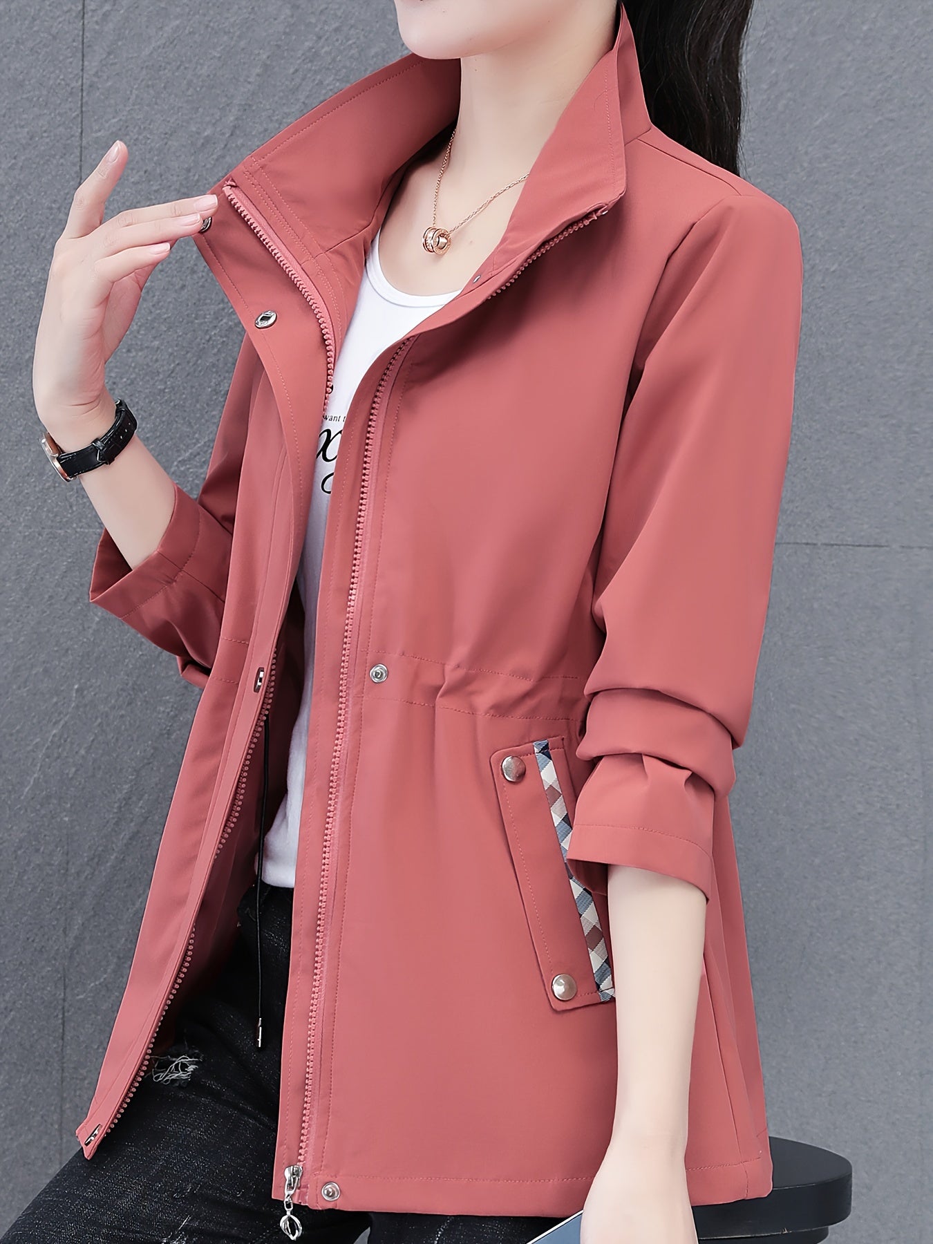 Chic Essence - Modern pink zip-up jacket with stylish contrast