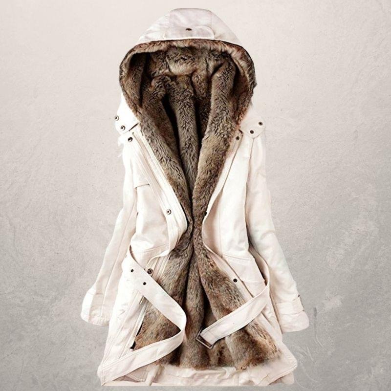 Elegant Essentials - Stylish beige winter coat for ultimate comfort